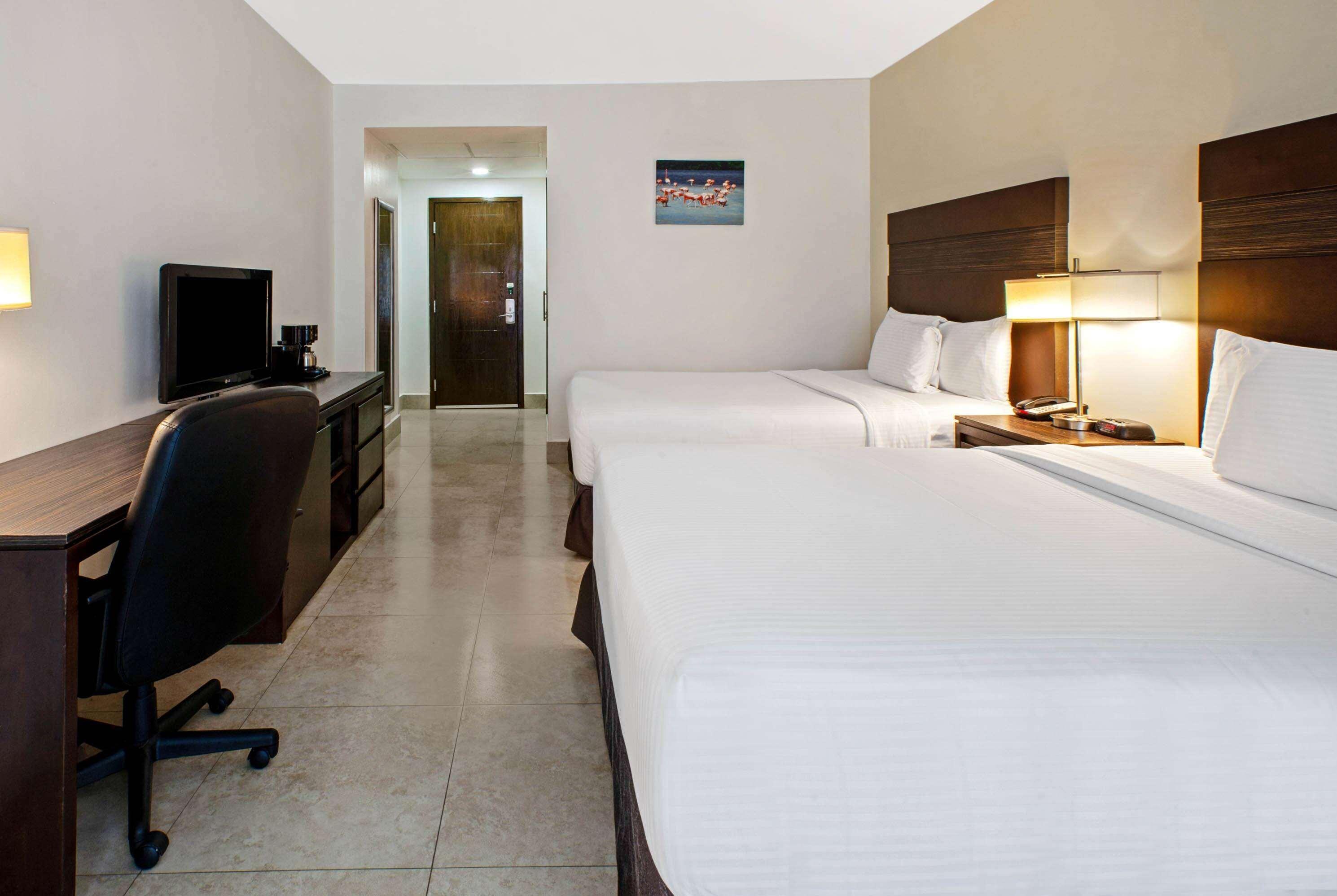Wyndham Garden Cancun Downtown Exterior photo