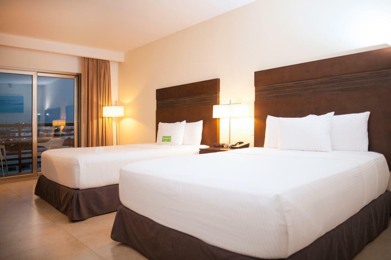 Wyndham Garden Cancun Downtown Exterior photo